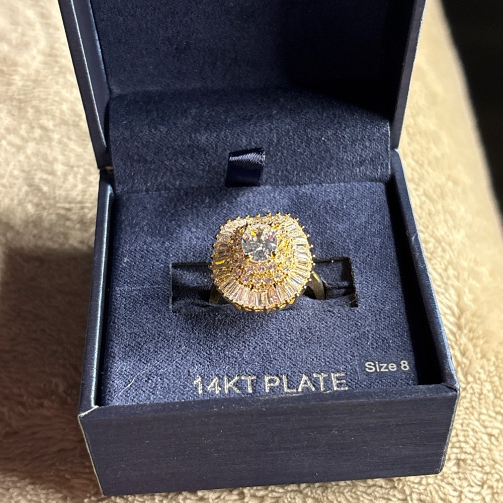 14kt Yellow Elegant Gold and Silver Diamond Ring